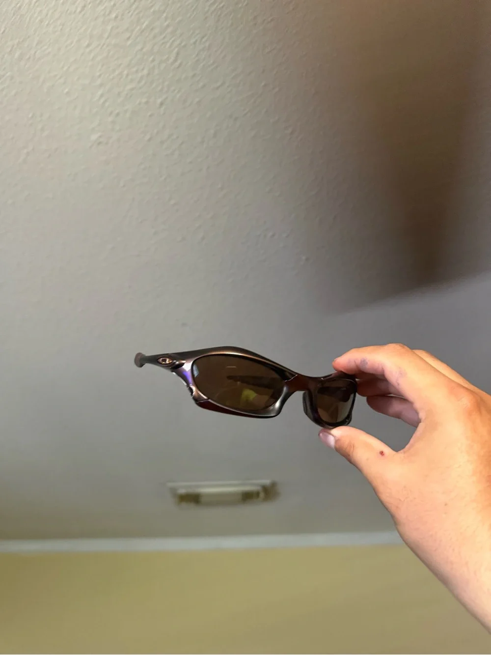Oakley-style Women's Brown Polarized Wrap Sunglasses